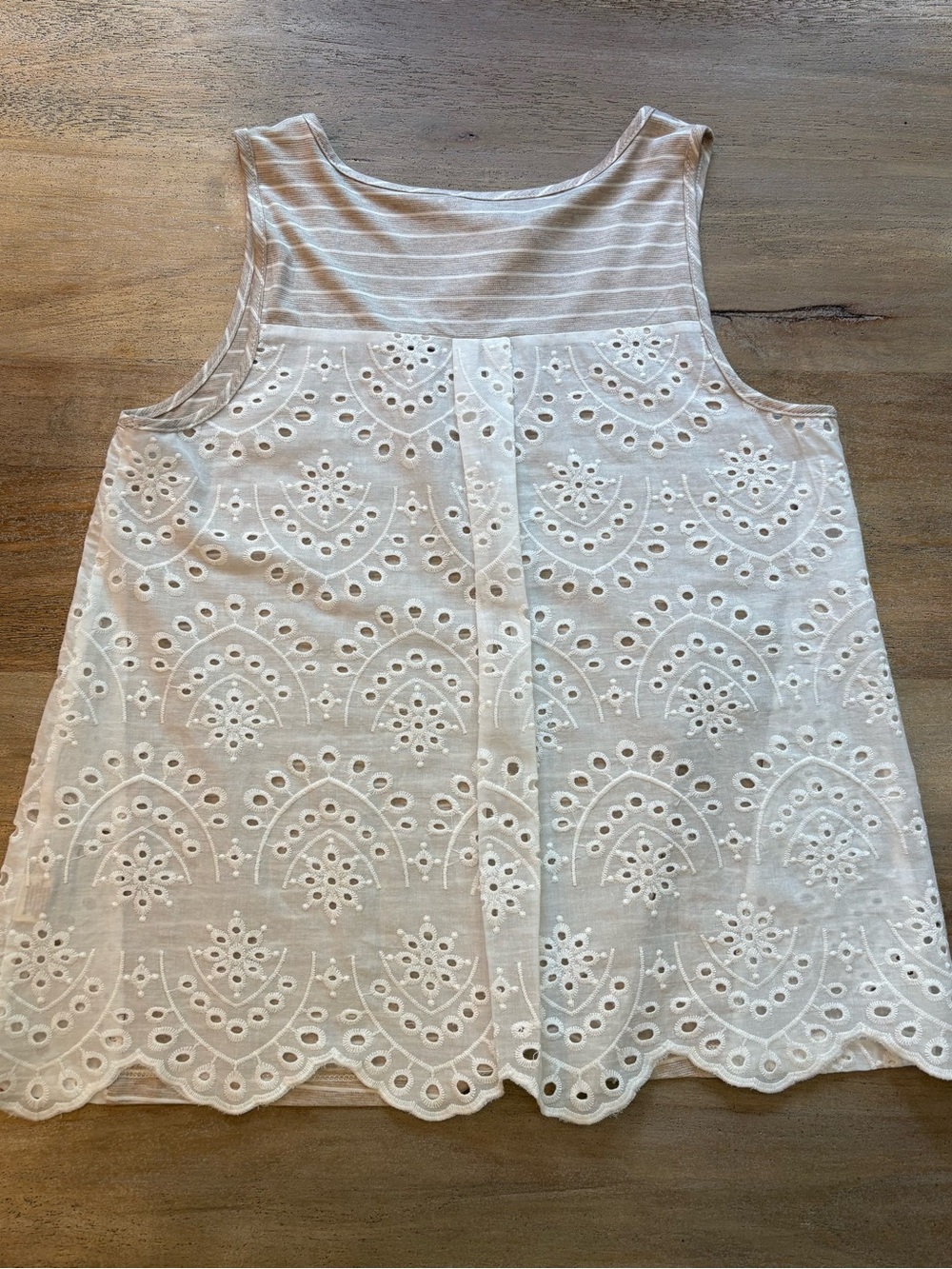Hem & Thread Boho Eyelet Lace Striped Eyelet Tank Top Size Small NWT - Picture 3 of 7